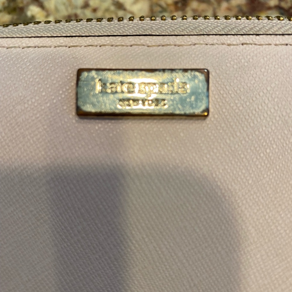 Kate Spade New York wallet in light pink - Picture 6 of 13